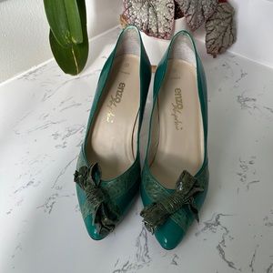 Vintage Enzo Angiolini shoes in green. Leather upper, manmade sole